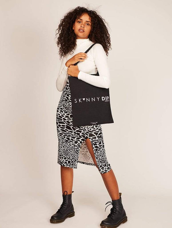 Skinnydip London | Skinnydip London Skinny Tote - Model Image 2