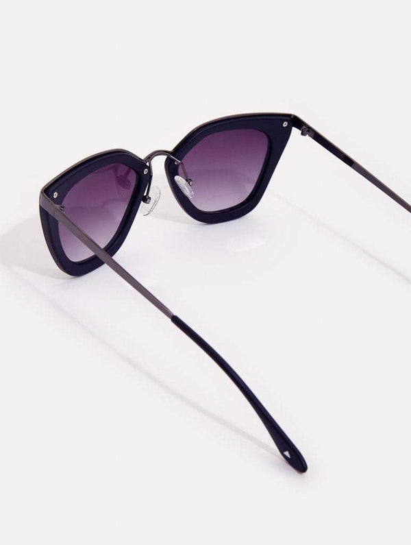 Skinnydip London | Black Alien Sunglasses - Product Image 4
